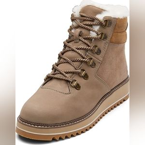 Toms Mojave boots women size 8.5